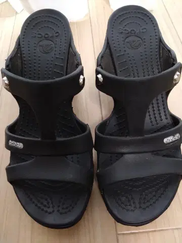Crocs 블랙 스포츠 샌들