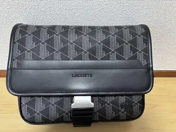 라코스테 더 블렌드 모노그램 플랩 메신저 백