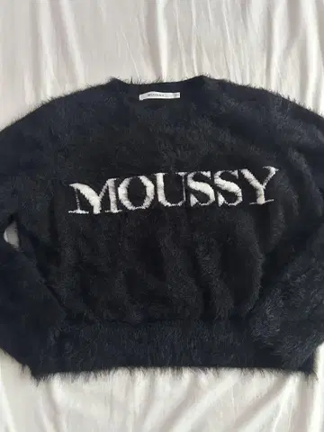 MOUSSY 블랙 퍼지 니트