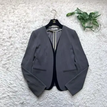 컨디션 최상 BEIGE 베이시 신디 노카라 자켓 최근 모델 M 사이즈