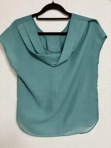 블라우스 티셔츠