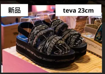 새상품 TEVA 샌들 블랙 23cm 통굽 emmi