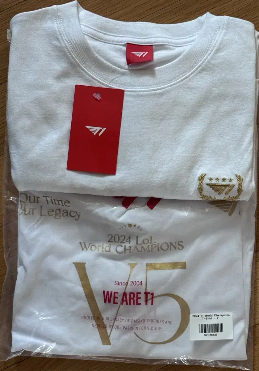 T1 2023 2024 Worlds Championship Commemorative T-shirts bulk