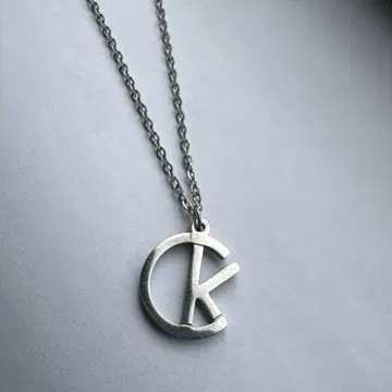 캘빈클라인 CK 마크 목걸이