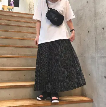 URBAN RESEARCH/도트 데님 플리츠 스커트