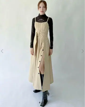 멜트 더 레이디 헤비 트렌치 드레스