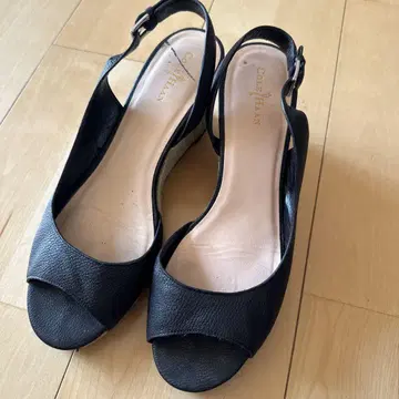 블랙 가죽 오픈토 샌들