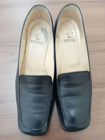 REGAL 리걸 블랙 가죽 로퍼 신발 와이드 힐