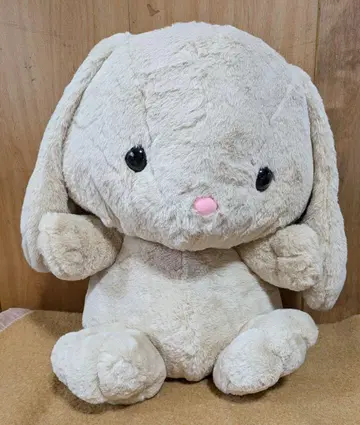 큰 봉제 인형 토끼