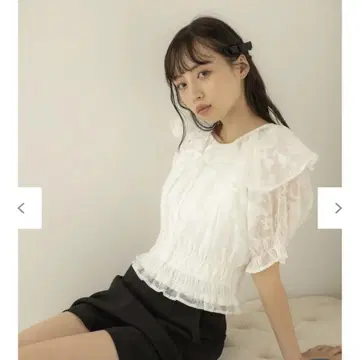 신상품 어스 뮤직 카라 플라워 블라우스