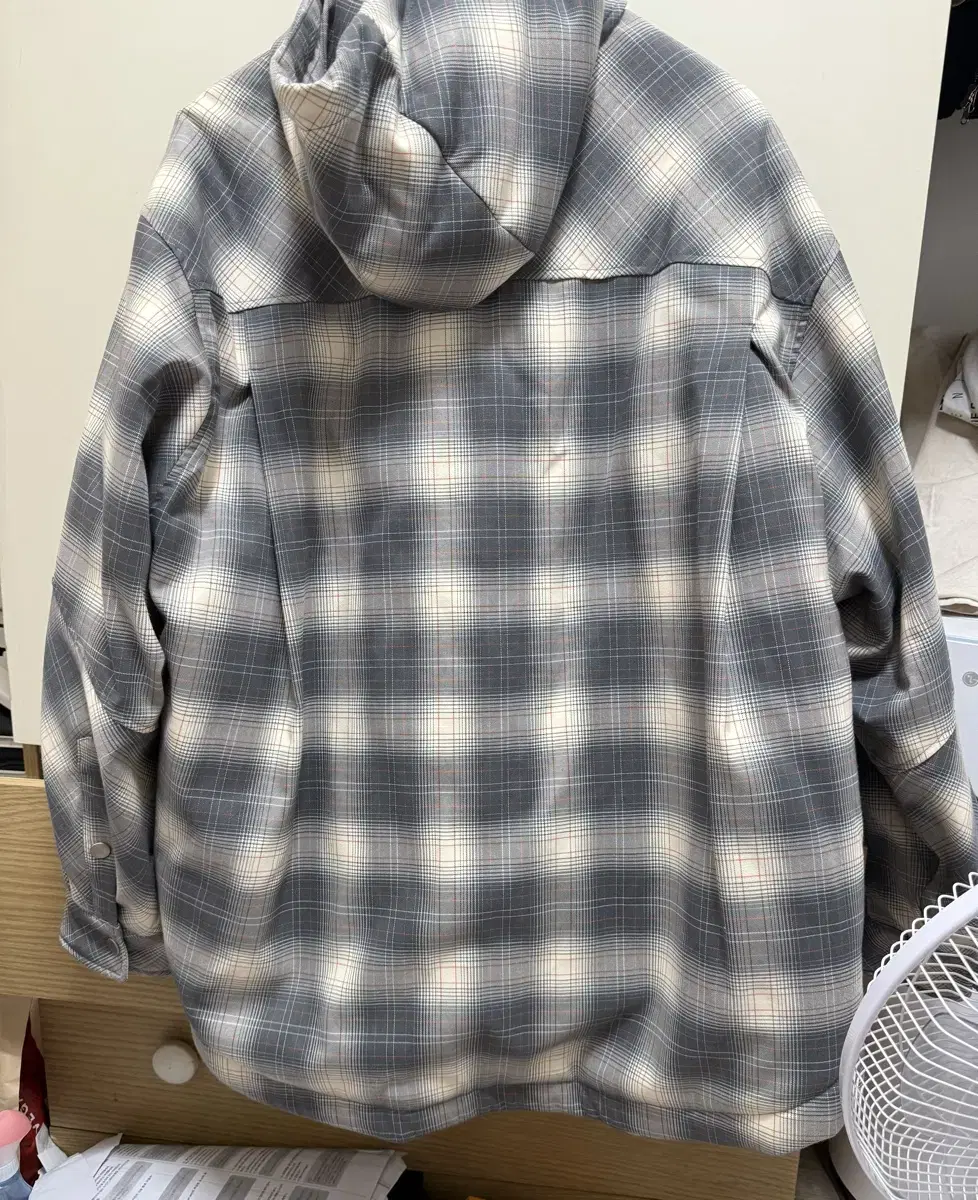 Allenne Detachable Checkered Hooded Padding