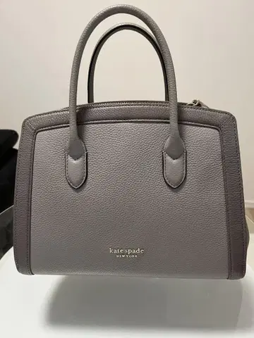 kate spade 그레이 핸드백 숄더 스트랩 포함