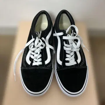 Vans 블랙/화이트 스니커즈 25cm