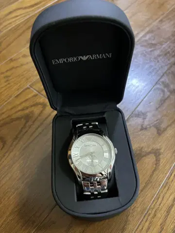 Emporio Armani 아날로그 손목시계 실버