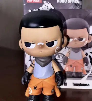 팝 마트 KUBO Walks of Life Order Toughness