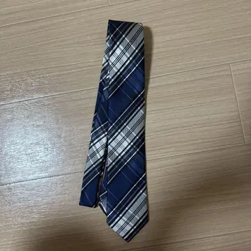 TAKEO KIKUCHI 네이비 체크 무늬 넥타이