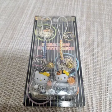 헬로키티 야구 유니폼 스트랩 2개 세트