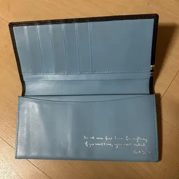 스카이블루와 블랙 가죽 장지갑