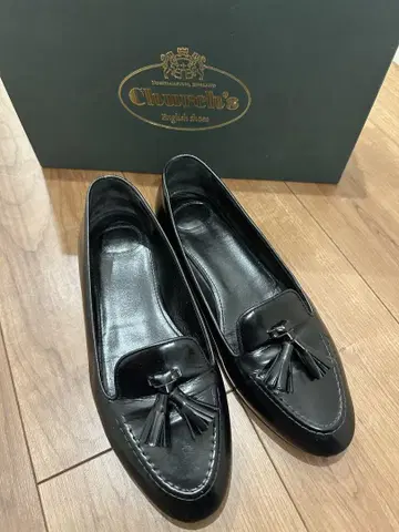 Churchs 블랙 로퍼 태슬 장식