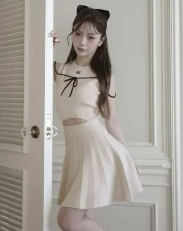 Darich 허리 오픈 스트링 니트 미니 원피스 프리 다리치