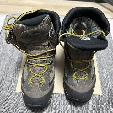 몽벨 트레킹 슈즈 27cm