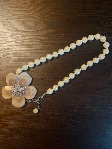 rada 라다 플라워 비즈 목걸이