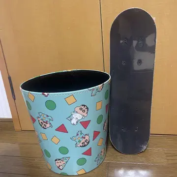 크레용 신짱 쓰레기통 스케이트보드
