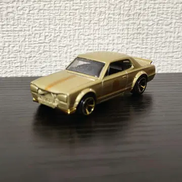 핫휠 닛산 스카이라인 2000GTX 골드 컬러