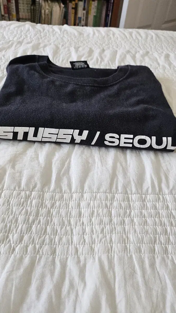 스투시 서울 리뉴얼 티셔츠 black 판매합니다.