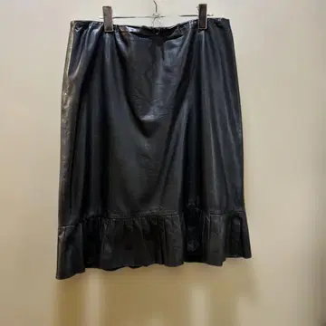 천연 가죽 프릴이 달린 블랙 스커트