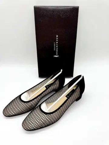 새상품 매킨토시 스퀘어토 펌프스 블랙 23.5cm