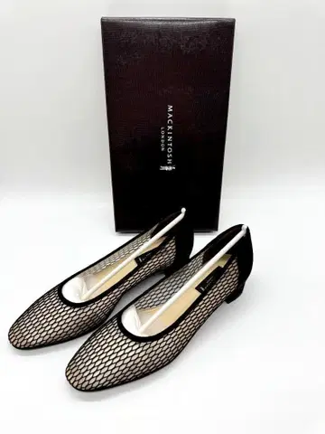 새상품 매킨토시 스퀘어토 펌프스 블랙 24.5cm