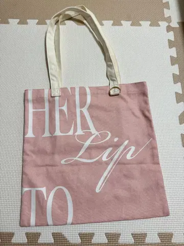 새상품 Herlipto HLT Flat Logo Tote peach