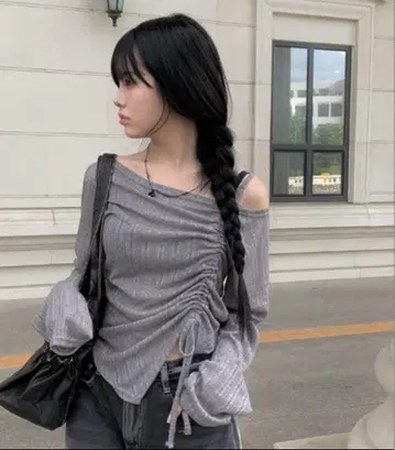 원숄더 개더 리본 긴팔 티셔츠 anyonemore