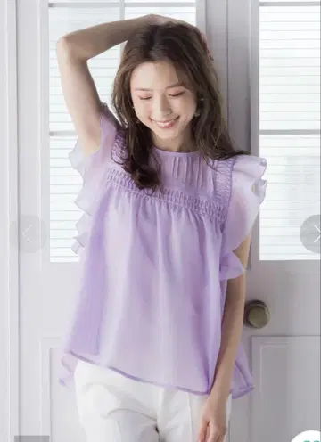 퀸즈 코트 백 리본 턱 플레어 블라우스 라벤더