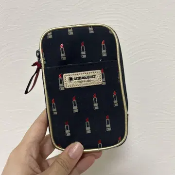 아티산 앤 아티스트 파우치