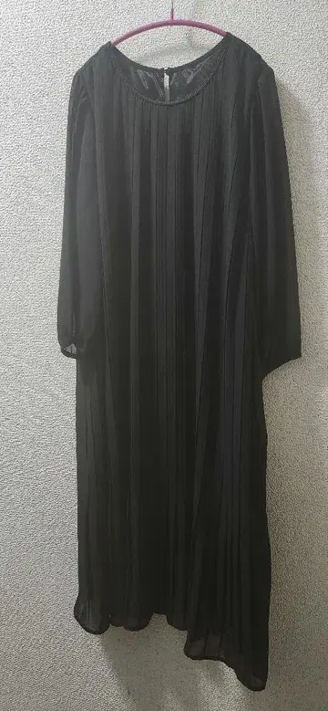 긴팔 플리츠 원피스 블랙