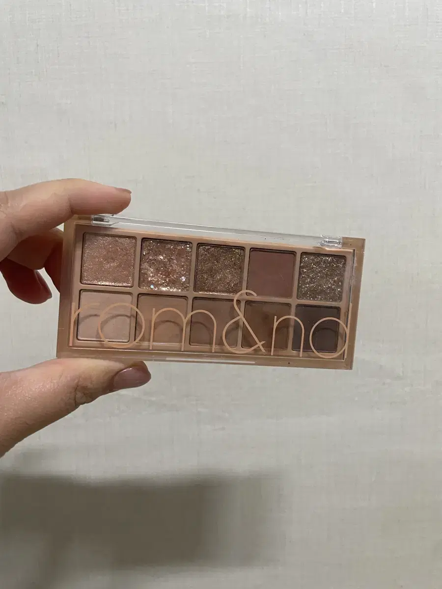 Rom&nd Shadow Palette