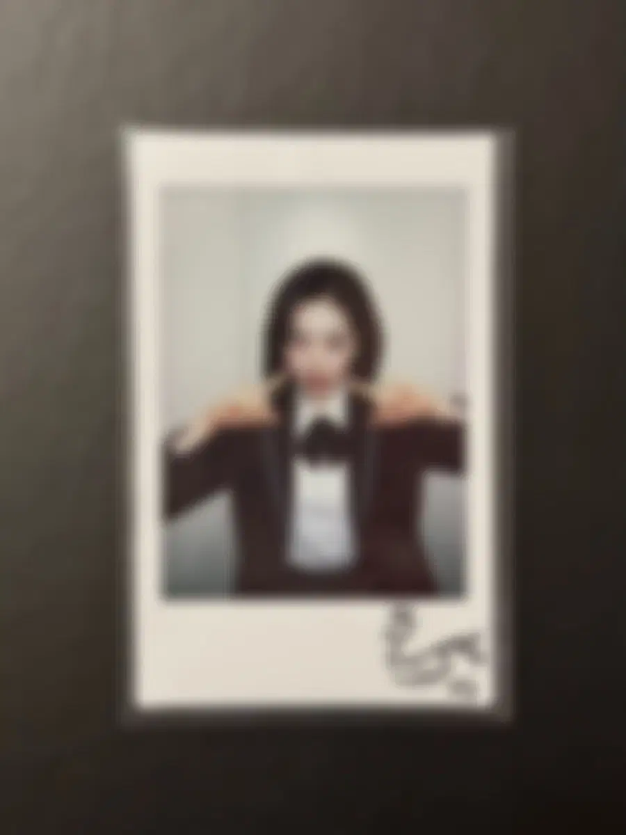 Triples Jiyeon Broadcast Sign Polaroid Sign Pola