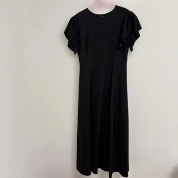 프릴 소매 블랙 롱 드레스