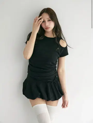 andmary Luna charm tops black 블랙