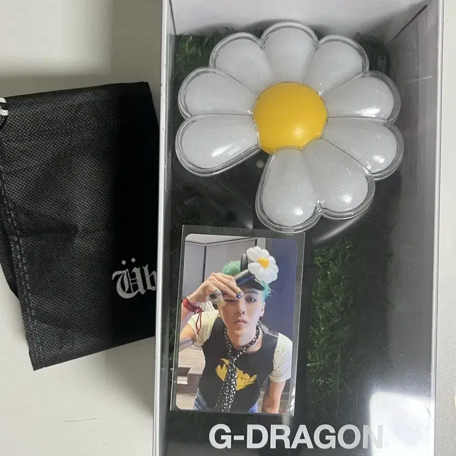 G-DRAGON | 지드래곤 G-dragon Cradle Cover Lightstick Daisy