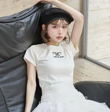 darich 다리치 자수 로고 티셔츠