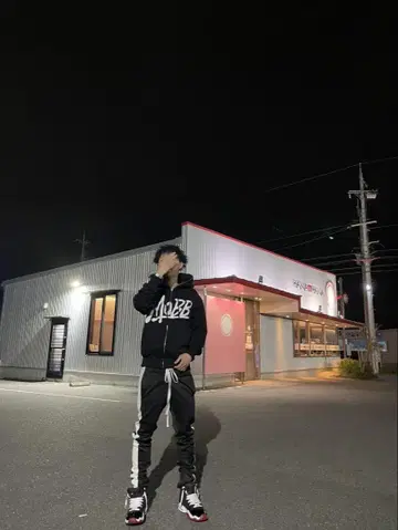 새상품급 바치이케 MOBB 블랙 후드티 M 사이즈
