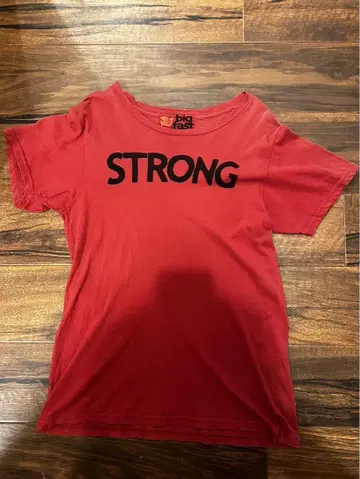 프리 시티 티셔츠 STRONG freecrty 레드 와펜