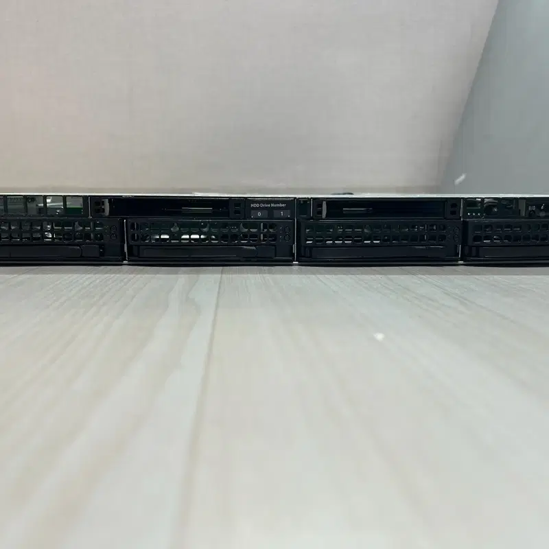 슈퍼마이크로 스케일러블 베어본 3.5 4bay 1U 서버