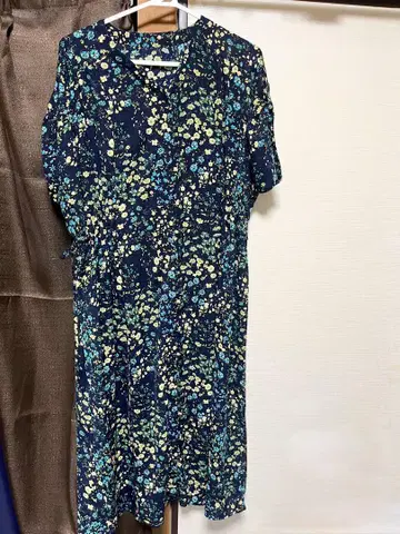 알파벳 알파벳 꽃무늬 원피스