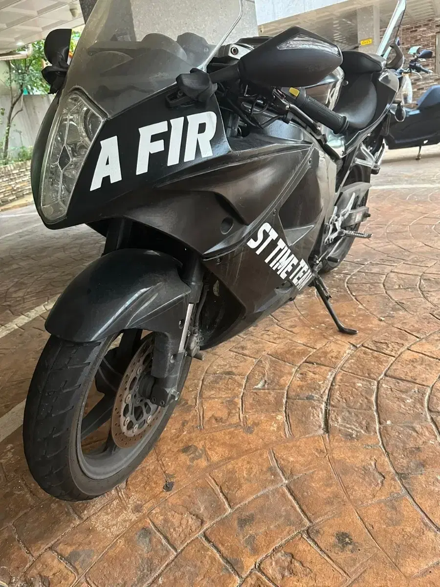 Comet 125