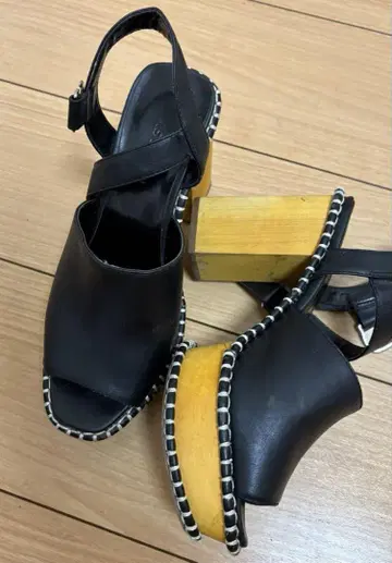moussy 사보 샌들