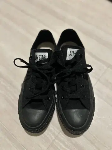 CONVERSE 블랙 로우 컷 스니커즈